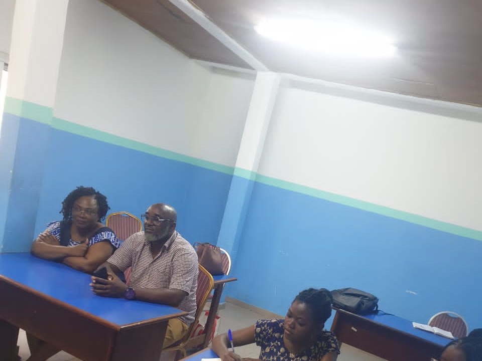 Salle de cours de russe à Douala